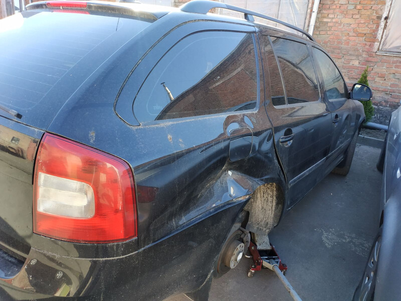 Заднє праве крило/четверть Skoda Octavia A5  2010 универсал 1.9 Дизель Ровно