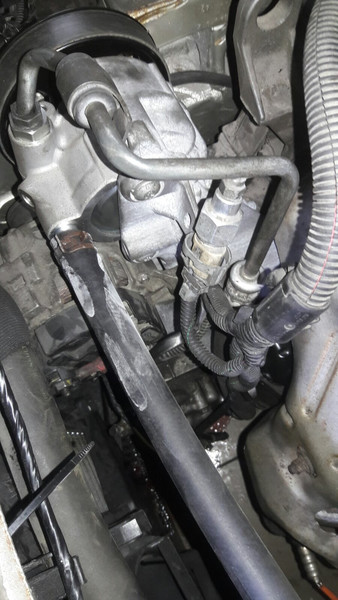 Шланг гидроусилителя Renault Logan 2010 г.  1.4 л бензин Киев