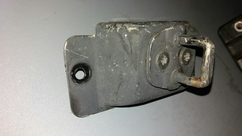 Скоба замка задней распашной двери Opel Movano  2010 2.3 Дизель Дніпро