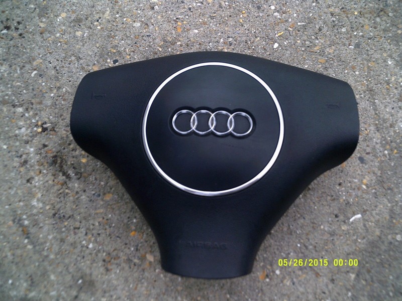 Подушка безопасности водителя 8E0 880 201 S6PS   Audi A6