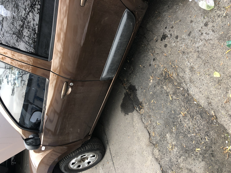 Молдинг двери Renault Duster универсал 2010 г.  1.5 л дизель Ровно