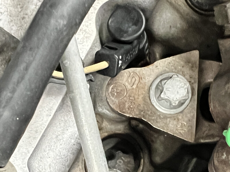 Кронштейн форсунки Volvo V50 універсал 2011 р.  1.6 л дизель Житомир