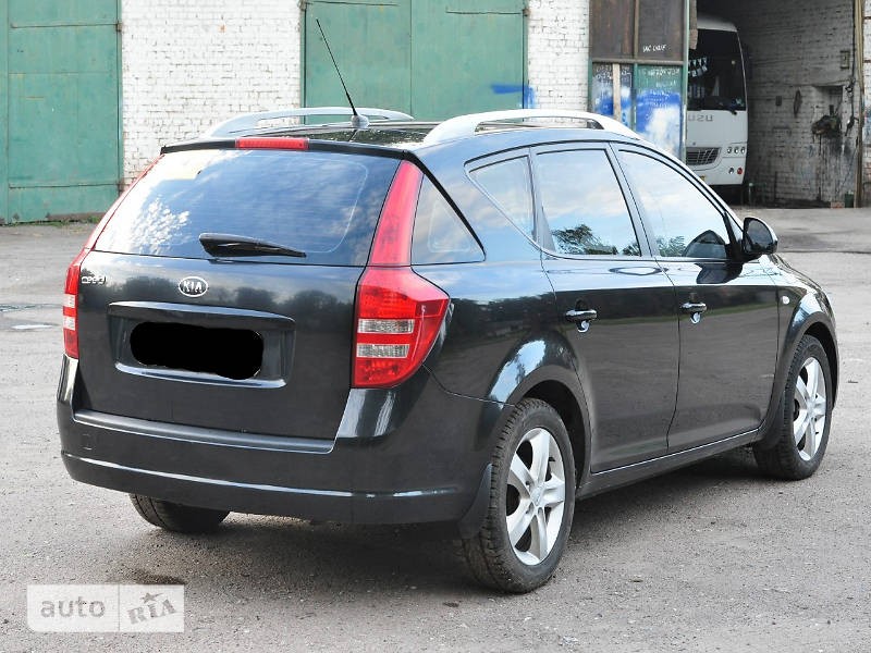 Фонарь задний правый Kia Cee`d  2008 1.6 Бензин Днепропетровск