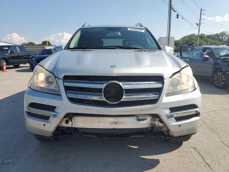 Решетка бампера gl w164 нижняя с хромовой накладкой Mercedes-Benz GL-Class X164  2011 Киев