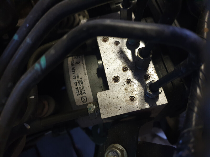 Блок ABS Mazda 3 BM 2018 г.  2.5 л бензин Кременчуг