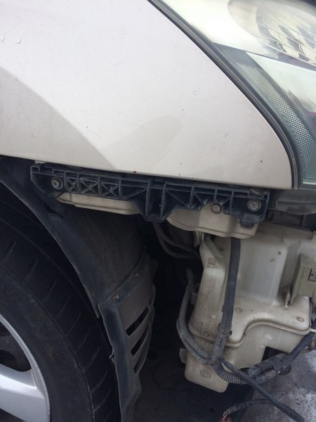 Направляющая бампера правая Lexus RX 2004 г.  300.0 л бензин Одесса