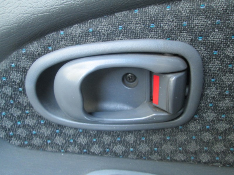 Ручка двери Kia Shuma 2 2003 г.  1.6 л бензин Павлоград