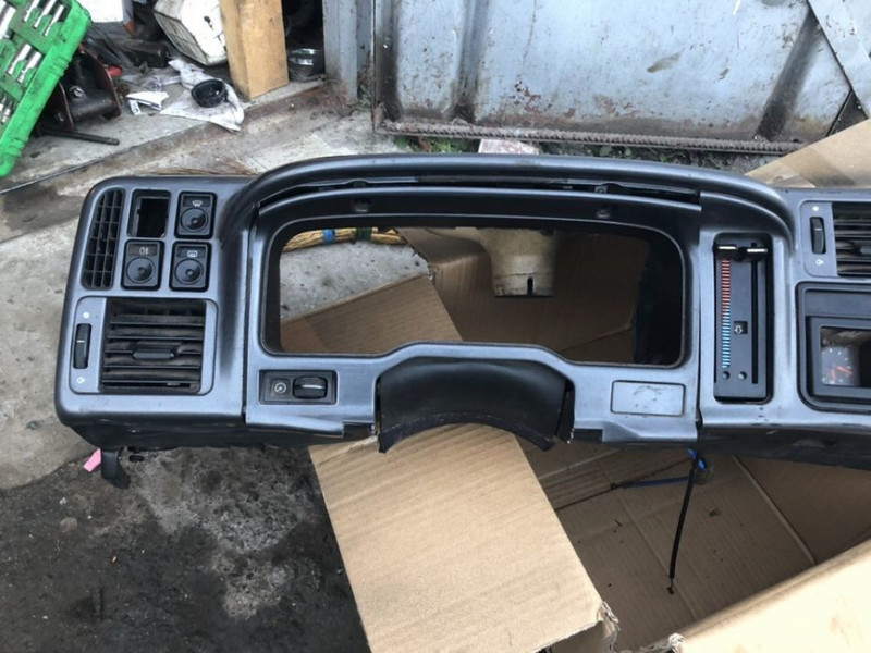Козырек приборной панели Ford Sierra  1991 2.0 Бензин Полтава