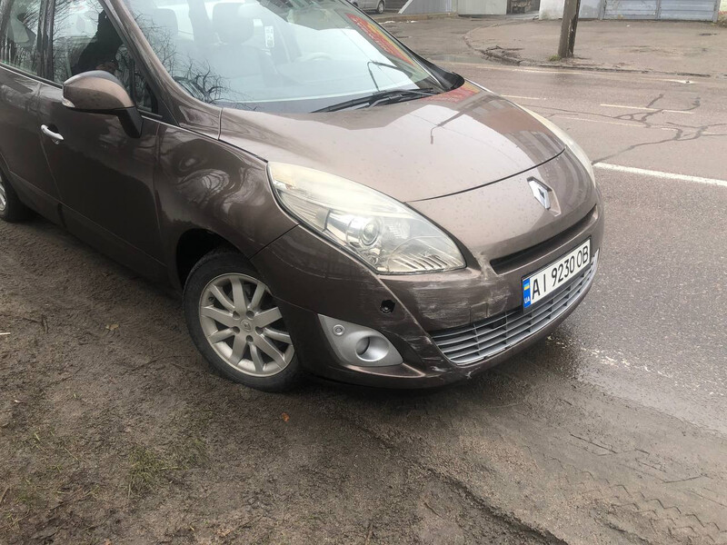 Скло фари Renault Grand Scenic 3  2010 універсал 1.4 Бензин 