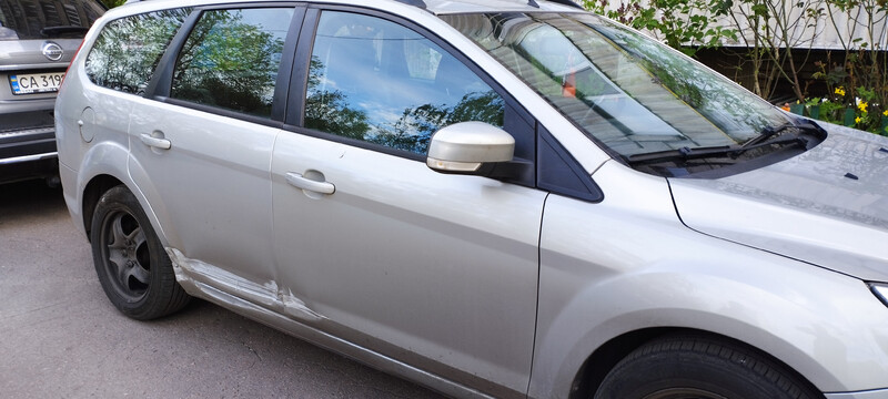 Двери передние Ford Focus универсал 2010 г.  1.6 л дизель Черкассы