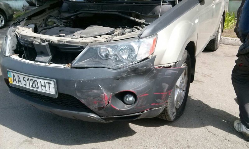 Бампер передний голый Mitsubishi Outlander XL  2009 2.4 Бензин Киев
