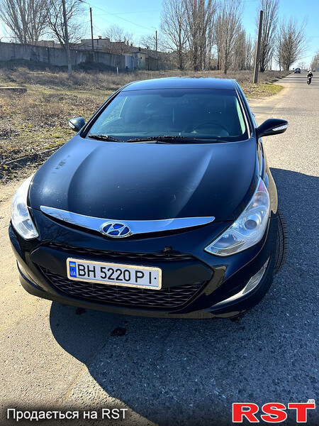 Молдінг капота з емблемою Hyundai Sonata 6  2012 2.4 Гибрид 