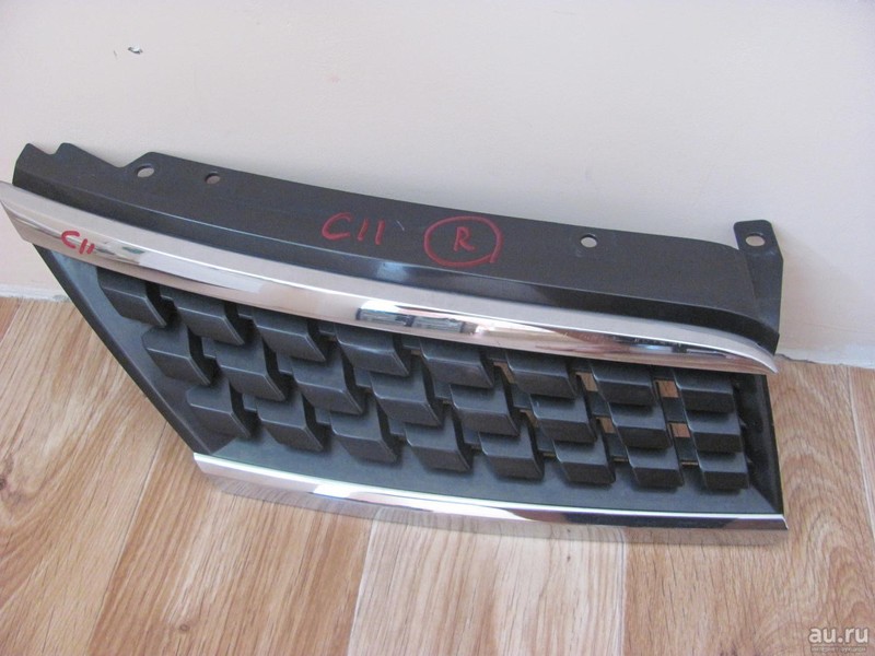 Решітка радіатора права Nissan Tiida C11  2008 хетчбек 1.6 Бензин 