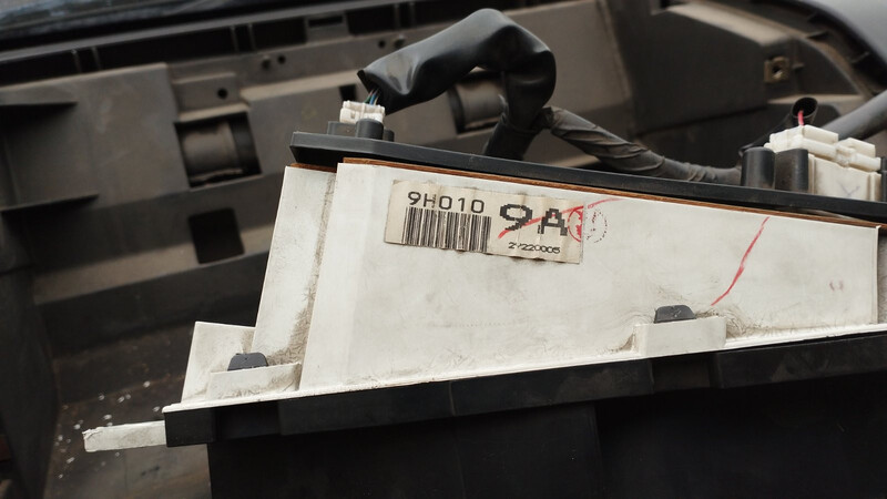 Щиток приладів Nissan X-Trail T30  2004 2.5 Бензин 