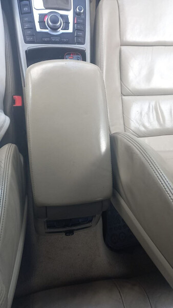 Подлокотник Audi A6 с6 универсал 2006 г.