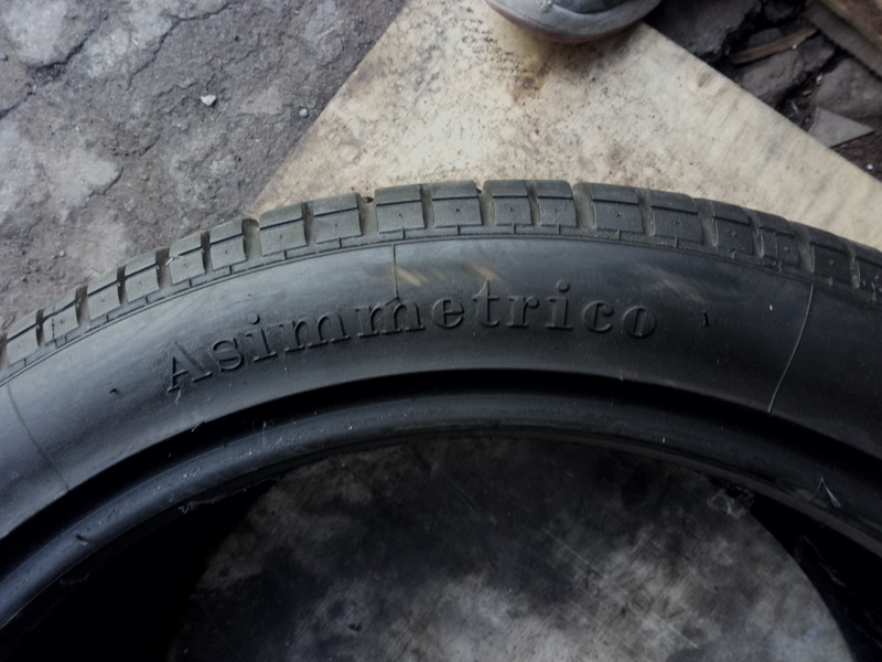 Резина, шына Audi S6 универсал 2000 г.  4.2 л бензин Ровно