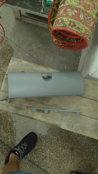 Бардачок Renault Kangoo  2007 универсал 1.4 Бензин Киев