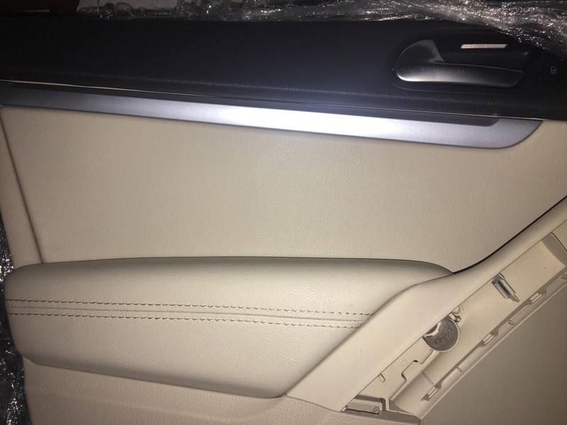 Дверные карты Volkswagen Tiguan  2012  Бензин Ужгород