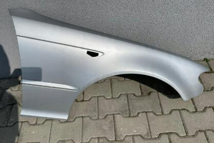 Крыло переднее правое 41357042324   BMW 3 Series