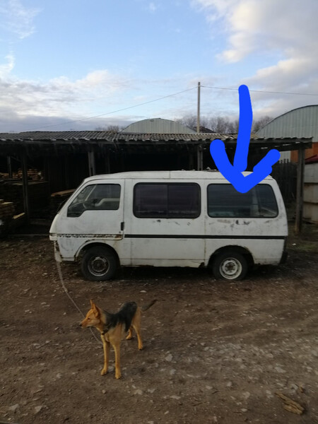 Стекло заднее Isuzu Midi 1989 г.  2.2 л дизель