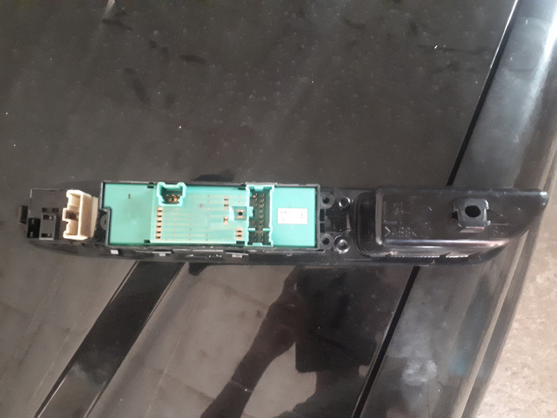 Блок керування склопідйомниками Subaru Forester SG  2004 2.0 Бензин 