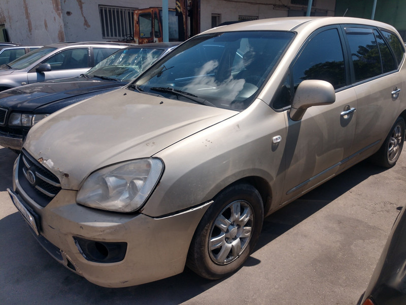 Капот Kia Carens Минивен 2007 універсал 2.0 Бензин 