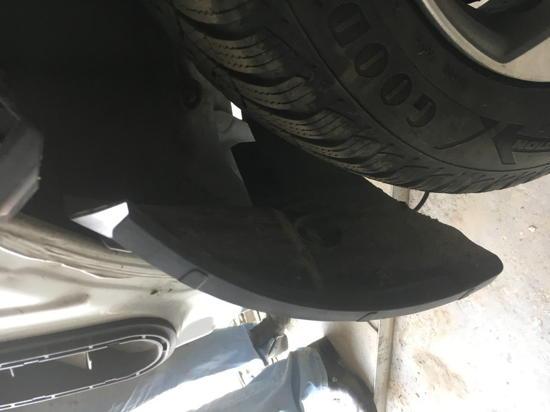 Подкрылок задний Toyota Yaris Гібрид 2015 хэтчбек 1.5 Гибрид Луцк