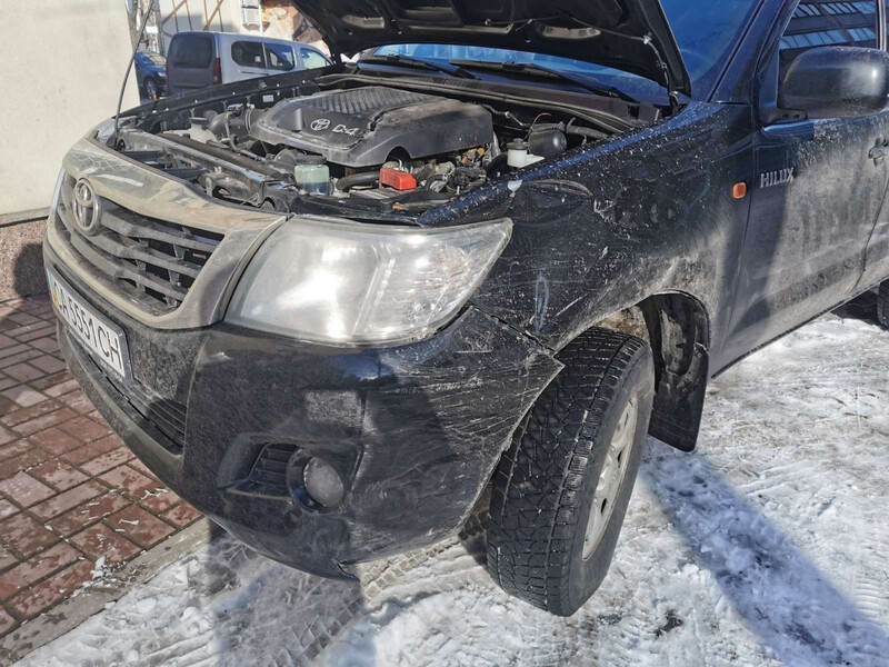 Крыло переднее левое Toyota Hilux 2013 г.  2.5 л дизель Черкассы