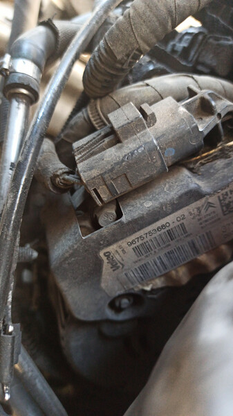 Генератор Peugeot 508 универсал 2011 г.  1.6 л дизель Киев