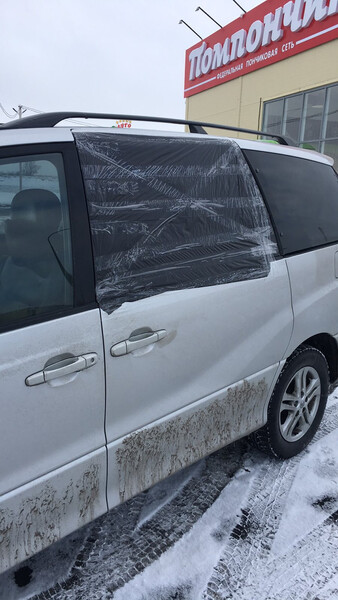 Стекло двери Toyota Previa  2005 2.4 Бензин Мариуполь