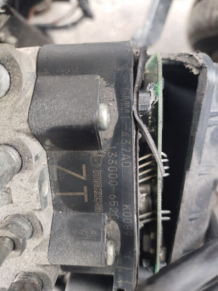 Блок управління ABS GMM1-437A0   Mazda 6