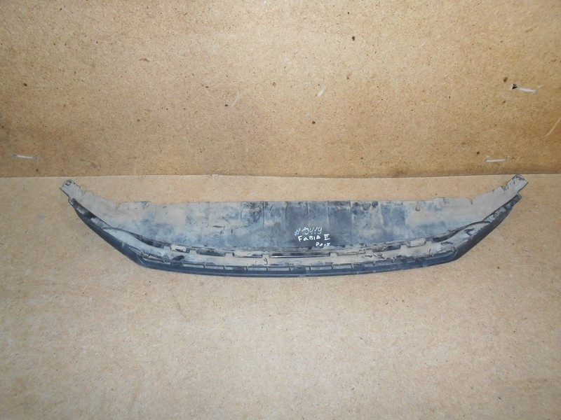 Губа переднього бампера Skoda Fabia 2 хетчбек 2012 р.  1.4 л бензин Київ