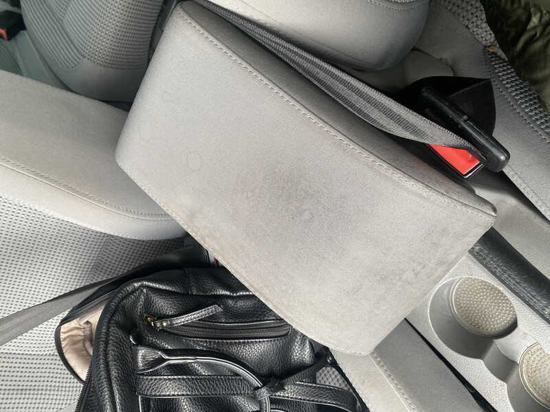 Подлокотник Volkswagen Touran универсал 2006 г.  2.0 л дизель Бердичев