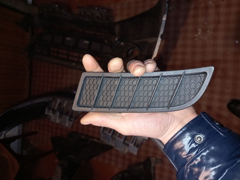 Заглушка бампера Suzuki Vitara  2017 1.6 Бензин 