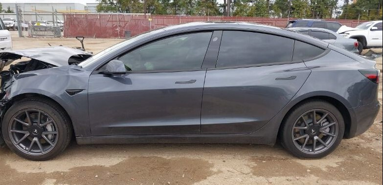 Крыло переднее Tesla Model 3  2022 2.0 Электро Киев