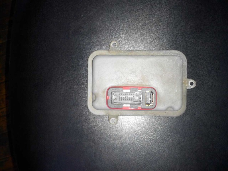 Блок управления фарой A2048700126   Mercedes C-Class