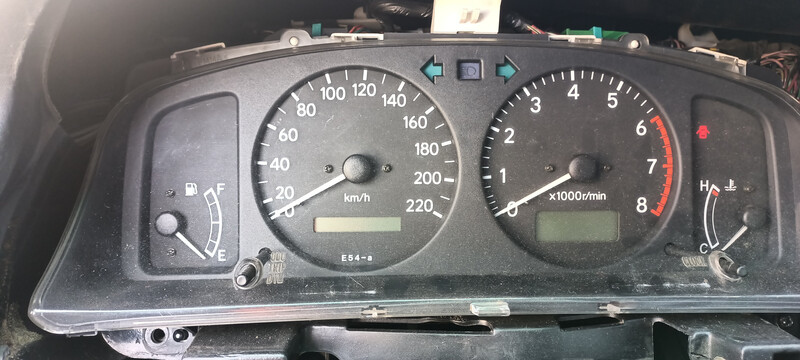 Приборная панель 83800-02270   Toyota Corolla