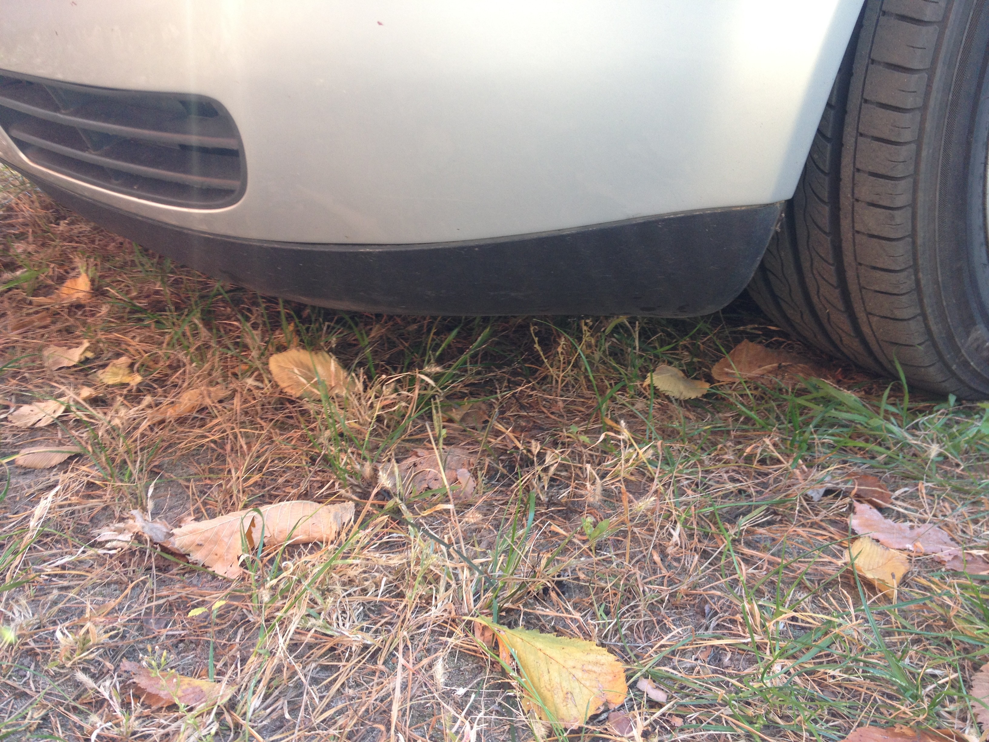 Нижний спойлер на переднем бампере (губа) Volkswagen Bora TDI 1999 1.9 Дизель 