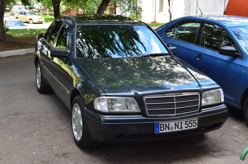 Дверь Mercedes C-Class sport 1993 г.  1.8 л бензин Чернигов