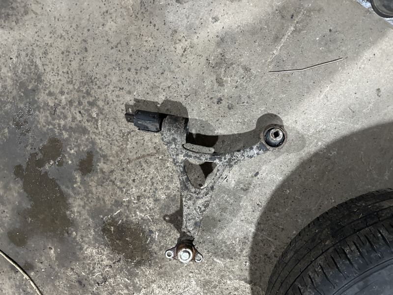 Комплект передніх саленблоків ліва права сторони Volvo XC90  2006 універсал 2.5 Дизель 