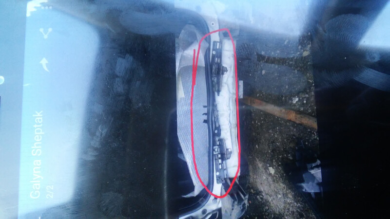 Кріплення бампера центральне верх Renault Clio универсал 2011 г.  1.6 л бензин Львов