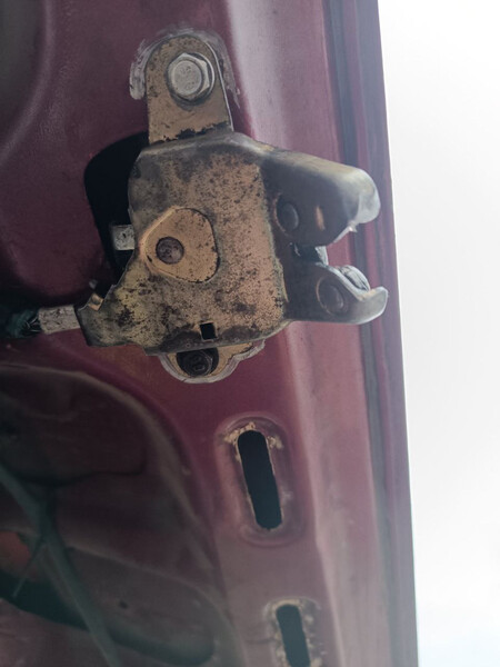 Замок багажника Toyota Corolla 1991 г.  1.3 л бензин
