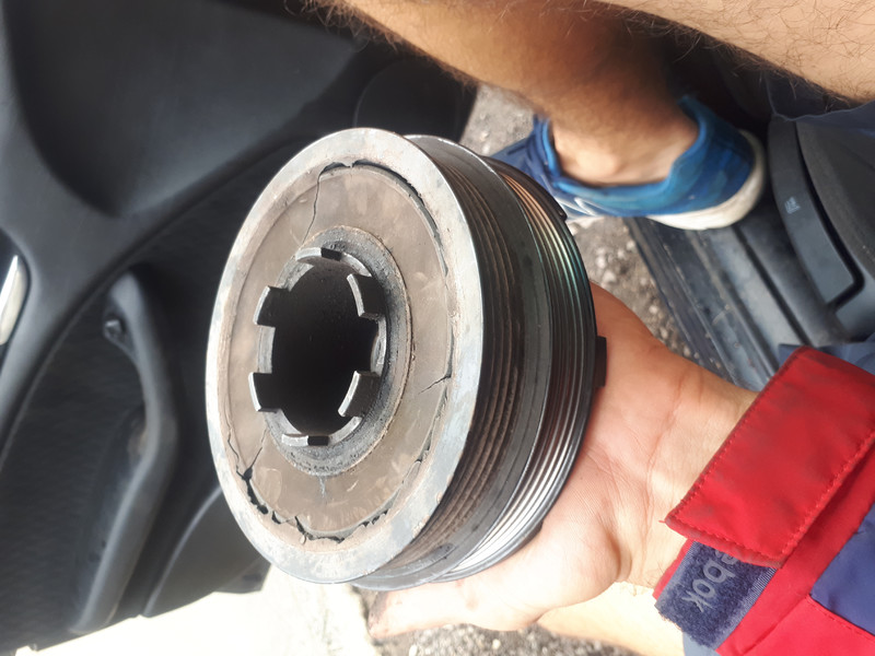 Шкив коленвала (демпфер) BMW 3 Series 1999 р.  2.0 л дизель Сарни