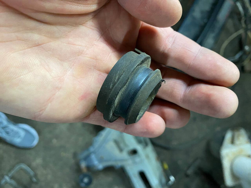 Подушка на радіатор верхня Mitsubishi ASX 2018 г.  2.0 л бензин Луцк