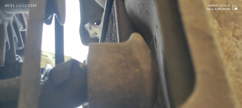 Кріплення двигуна переднє компенсатор Audi 80 B2  1985 1.6 Дизель 