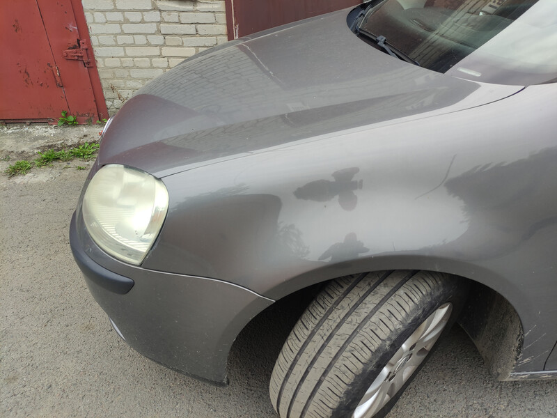 Крило Volkswagen Golf 5 хэтчбек 2007 г.  1.6 л бензин Луцк