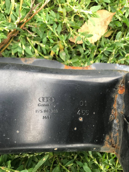 Усилитель бампера Audi A3 2015 г.  1.6 л дизель Ровно