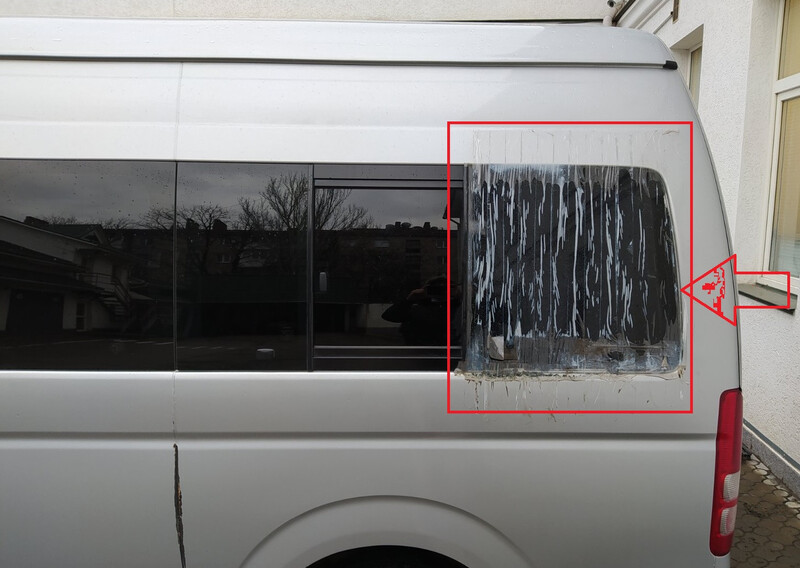 Заднее боковое стекло справа 6274026A00   Toyota Hiace