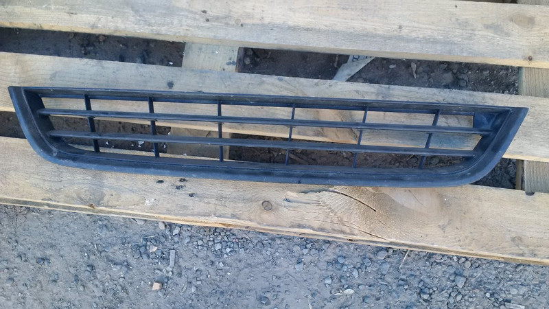 Решетка в бампер центральная нижняя Volkswagen Passat CC  2009 2.0 Бензин Одесса