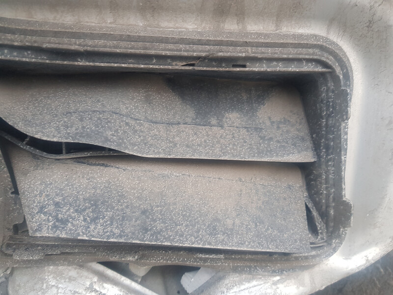 Хлопушка Toyota Corolla  2012 1.6 Бензин 